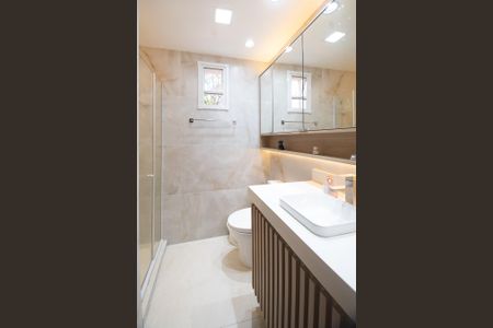 Banheiro da Suíte 1 de apartamento à venda com 2 quartos, 78m² em Bela Vista, Porto Alegre