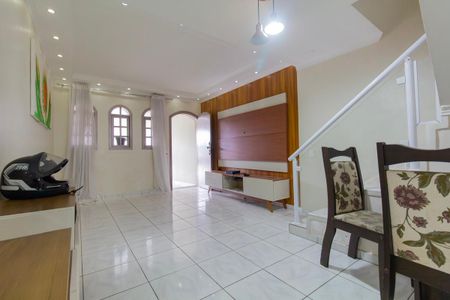 Sala de casa para alugar com 2 quartos, 140m² em Vila Constanca, São Paulo
