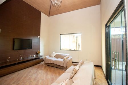 Sala de casa à venda com 4 quartos, 350m² em Sapucaias Iii, Contagem