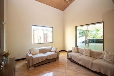 Sala de casa à venda com 4 quartos, 350m² em Sapucaias Iii, Contagem