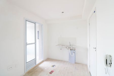 Sala / Cozinha de apartamento para alugar com 2 quartos, 30m² em Vila Plana, São Paulo