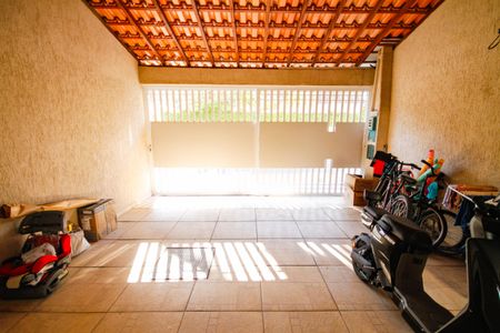 Garagem de casa para alugar com 3 quartos, 143m² em Canto do Forte, Praia Grande