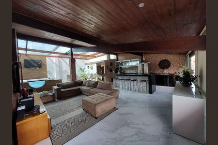 Foto 01 de casa à venda com 4 quartos, 346m² em Bairro da Glória, Contagem