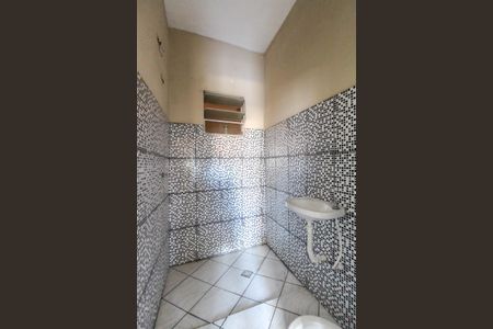 Banheiro de casa para alugar com 1 quarto, 140m² em Chácara Coqueiro, Itaquaquecetuba