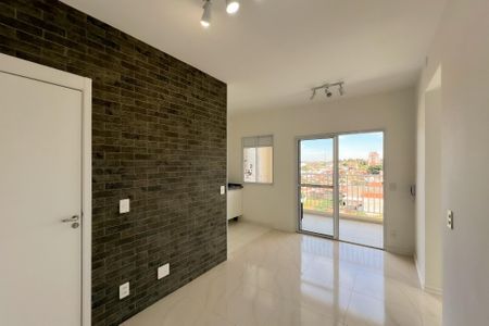 Sala de apartamento para alugar com 2 quartos, 55m² em Jardim Santo Antonio, Valinhos