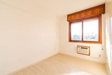 Quarto 1 de apartamento para alugar com 1 quarto, 110m² em Vila Ipiranga, Porto Alegre