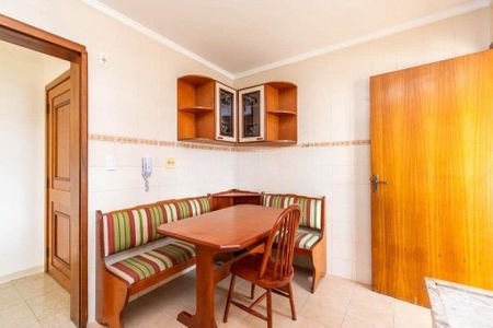 Cozinha de apartamento para alugar com 1 quarto, 110m² em Vila Ipiranga, Porto Alegre