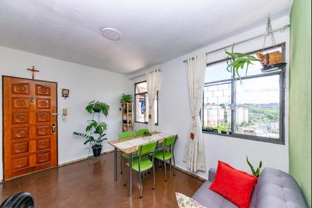 Sala de apartamento à venda com 2 quartos, 65m² em Conjunto Califórnia Ii, Belo Horizonte