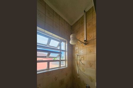 banheiro de apartamento para alugar com 2 quartos, 75m² em Vila Ligya, Guarujá
