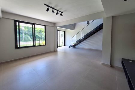 Sala de casa para alugar com 7 quartos, 395m² em Camboinhas, Niterói