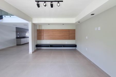 Sala de casa para alugar com 7 quartos, 395m² em Camboinhas, Niterói