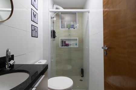 Banheiro de apartamento para alugar com 1 quarto, 30m² em Vila Guilhermina, São Paulo