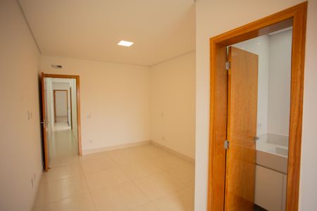 SUÍTE 1 de casa para alugar com 3 quartos, 170m² em Vila Mangalot, São Paulo