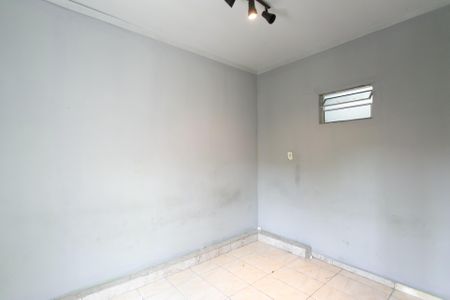 Quarto de casa para alugar com 1 quarto, 50m² em Conjunto Residencial José Bonifácio, São Paulo