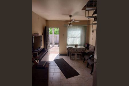 Sala de casa de condomínio para alugar com 2 quartos, 60m² em Costa E Silva, Porto Alegre