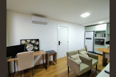 Sala de kitnet/studio para alugar com 1 quarto, 35m² em Saco dos Limões, Florianópolis