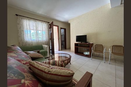 Sala de casa de condomínio para alugar com 2 quartos, 120m² em Barra da Lagoa, Florianópolis