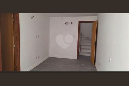 Casa de Condomínio para alugar com 3 quartos, 140m² em Itapuã, Salvador