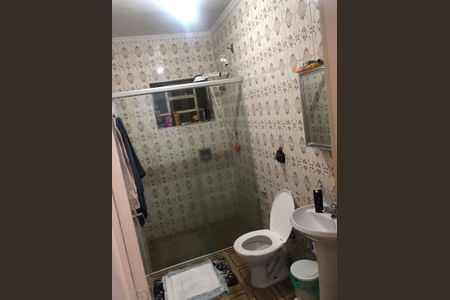 Banheiro de casa para alugar com 2 quartos, 150m² em Vila Liviero, São Paulo