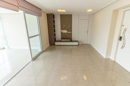 Sala de apartamento à venda com 2 quartos, 104m² em Vila Lucia Elvira, São Paulo