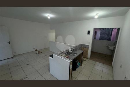 Casa à venda com 4 quartos, 220m² em Jardim Teles de Menezes, Santo André