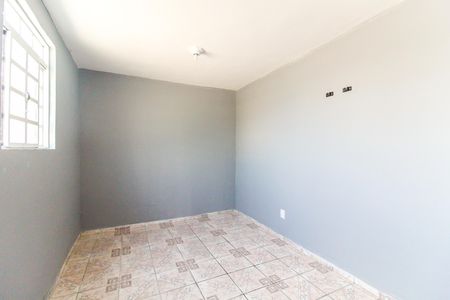 Sala/Quarto de kitnet/studio para alugar com 1 quarto, 30m² em Conjunto Residencial José Bonifácio, São Paulo