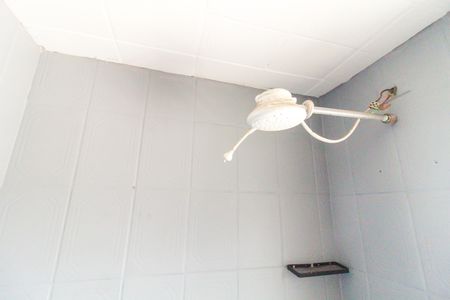 Banheiro de kitnet/studio para alugar com 1 quarto, 30m² em Conjunto Residencial José Bonifácio, São Paulo