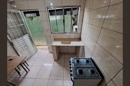 Cozinha de casa para alugar com 1 quarto, 30m² em Cipava, Osasco