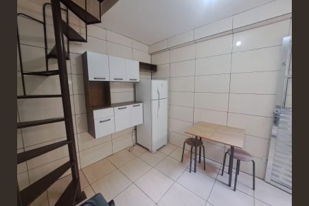 Cozinha de casa para alugar com 1 quarto, 30m² em Cipava, Osasco