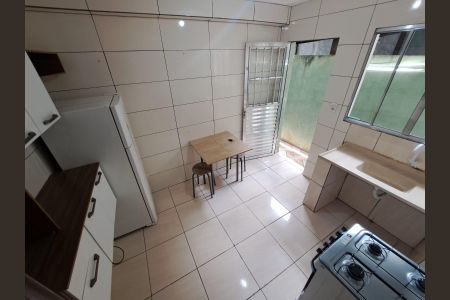Cozinha de casa para alugar com 1 quarto, 30m² em Cipava, Osasco