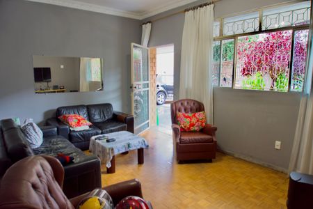 Sala de TV de casa à venda com 3 quartos, 568m² em Calafate, Belo Horizonte