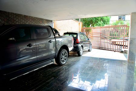 Vagas de Garagem de casa à venda com 3 quartos, 568m² em Calafate, Belo Horizonte