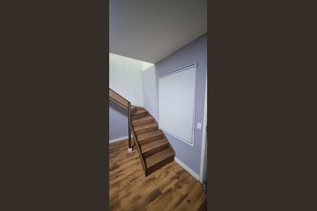 Sala de casa de condomínio para alugar com 2 quartos, 60m² em Água Espraiada, Cotia