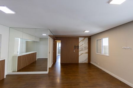 Sala de apartamento para alugar com 3 quartos, 105m² em Jardim Tupanci, Barueri