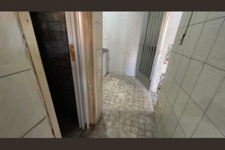 Corredor de casa para alugar com 1 quarto, 70m² em Jardim Olavo Bilac, Duque de Caxias