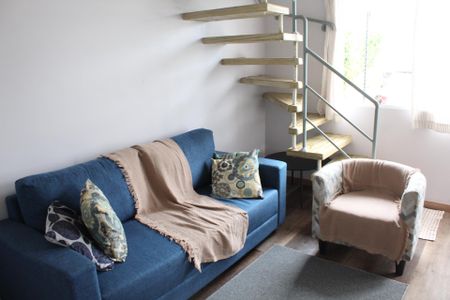 Sala de casa para alugar com 2 quartos, 52m² em Chácara Ondas Verdes, Cotia