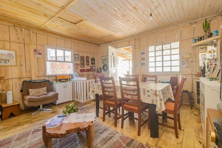 Casa à venda com 5 quartos, 150m² em Camaquã, Porto Alegre