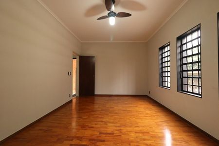 Sala de casa para alugar com 4 quartos, 250m² em Jardim Macedo, Ribeirão Preto