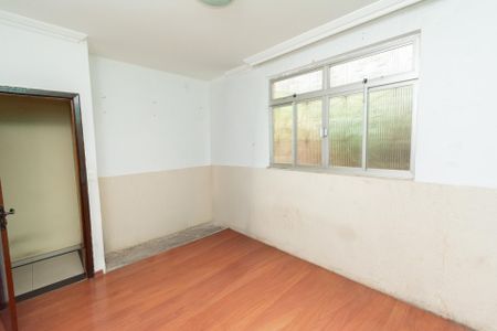 Casa à venda com 3 quartos, 360m² em Eldorado, Contagem
