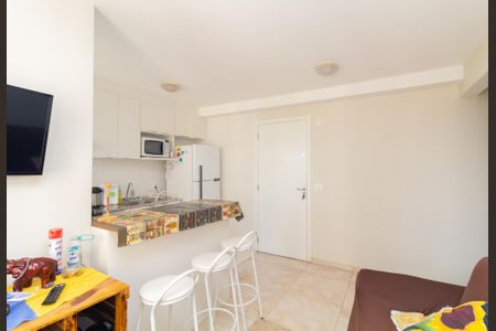 Sala de apartamento para alugar com 2 quartos, 40m² em Jardim Helian, São Paulo