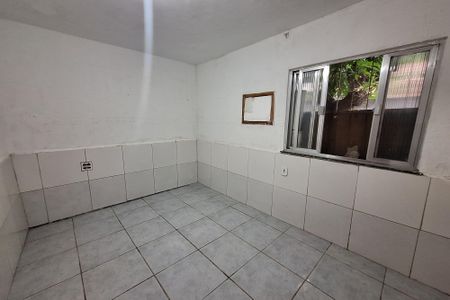 Quarto de casa para alugar com 1 quarto, 50m² em Parque Uruguaiana, Duque de Caxias