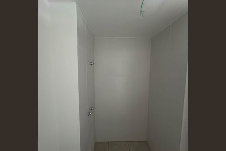 Banheiro de apartamento à venda com 2 quartos, 48m² em Várzea de Baixo, São Paulo