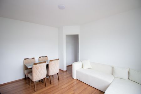 Sala de apartamento para alugar com 2 quartos, 66m² em Centro, Contagem