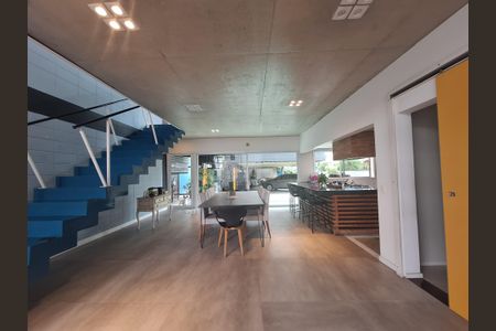 Casa de Condomínio para alugar com 4 quartos, 325m² em Jardim Residencial Suzano, Suzano