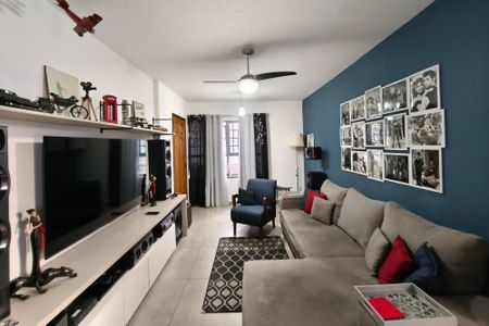 Sala de TV de casa à venda com 4 quartos, 160m² em São Bernardo, Campinas