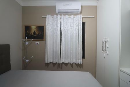 Suíte de apartamento para alugar com 2 quartos, 68m² em Jardim Vitoria, Guarujá