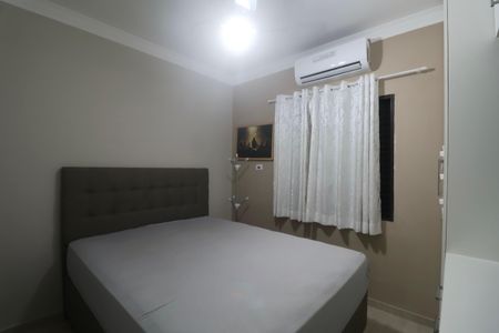 Suíte de apartamento para alugar com 2 quartos, 68m² em Jardim Vitoria, Guarujá