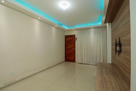 Sala de casa para alugar com 3 quartos, 135m² em Jardim Iva, São Paulo