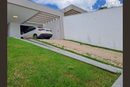 Garagem de casa à venda com 3 quartos, 212m² em Recanto da Lagoa, Lagoa Santa