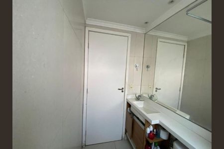 Banheiro de apartamento para alugar com 2 quartos, 51m² em Vila Monte Serrat, Cotia